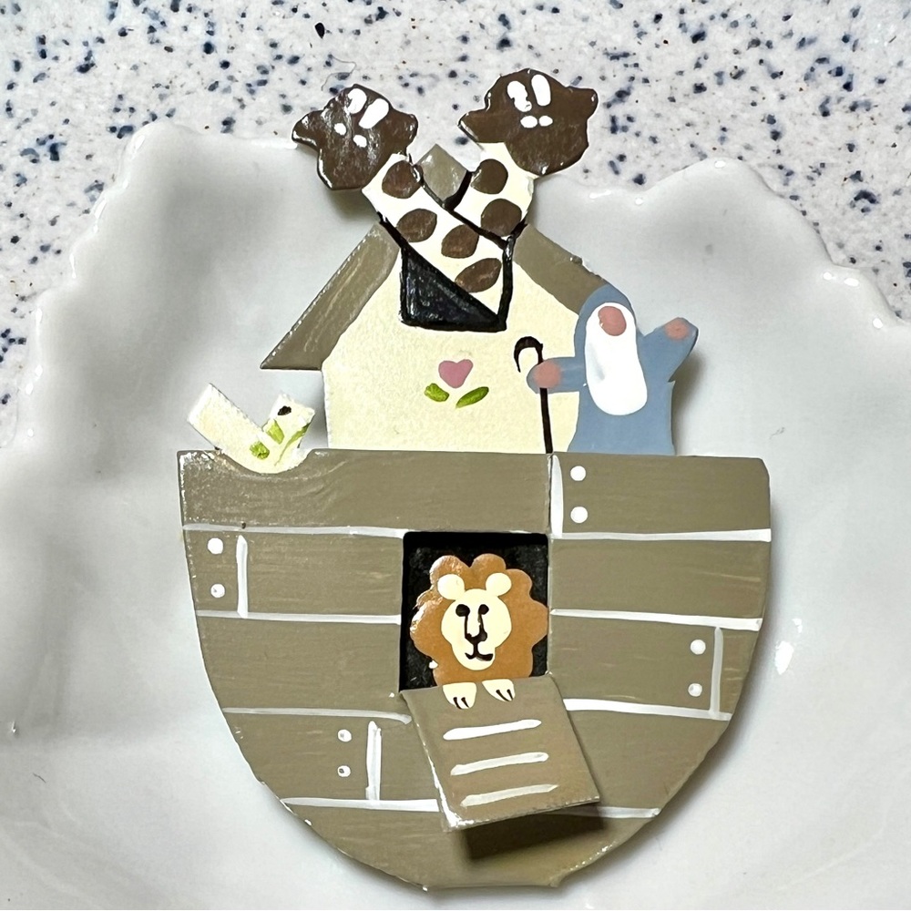 Noah’s Ark Pin